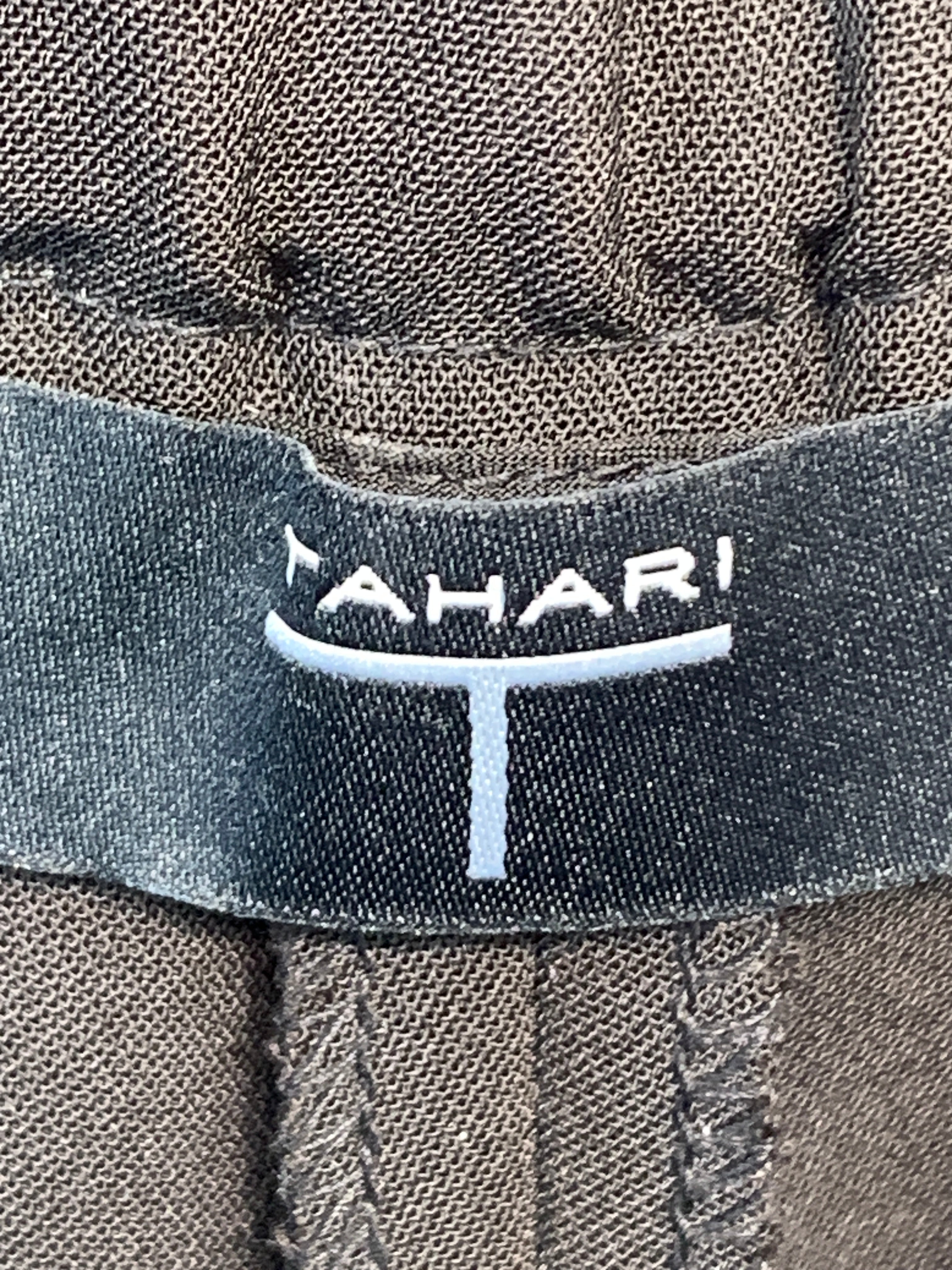 Tahari Bukser